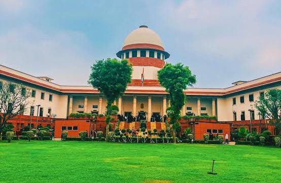 କେନ୍ଦ୍ର ସରକାର ଏବଂ ଇସିଆଇକୁ ନୋଟିସ ଜାରି କଲେ ସୁପ୍ରିମକୋର୍ଟ